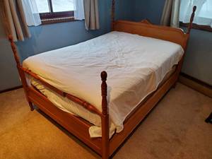 lot 217 image: Full Size Bed