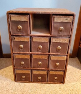 lot 218 image: Old Oak Cabinet