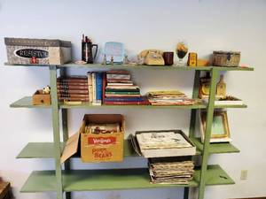 lot 223 image: Collection of Collectibles