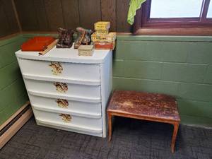 lot 226 image: Collection of Furniture and Miscellaneous Items