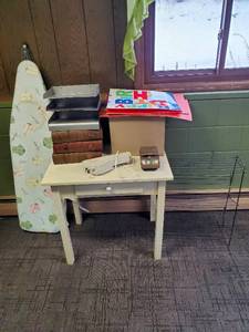 lot 228 image: Collection of Office Related Items