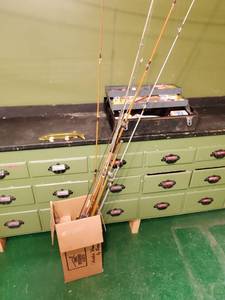 lot 153 image: Collection of Fishing Items