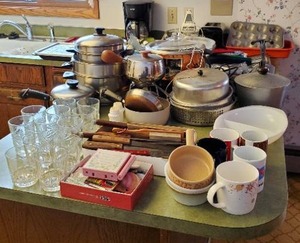 lot 98 image: Large Kitchen Lot