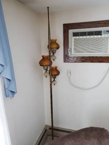 lot 108 image: Tension Rod Light Fixture