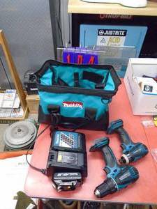 lot 104 image: Makita impact drilldriver set.  18 volt lithium. 1 battery & charger with case. Appears new. Tested & works. As shown.