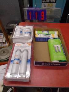 lot 119 image: Flat of refridgerator water filters. As shown.