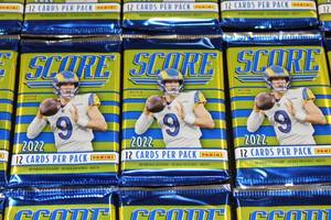 lot 38 image: 2022 Score Football Unopened Pack Lot  18 Unopened Packs