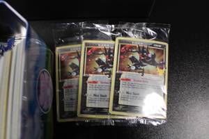 lot 173 image: Modern Pokemon Bulk Lot