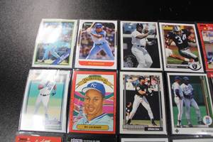 lot 188 image: Bo Jackson Baseball & Football Card Lot  20 Cards