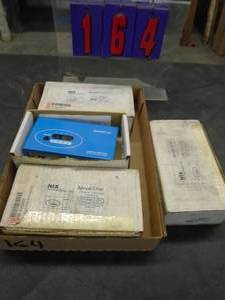Speed zone controllers qty of 3 sz84es-dx & 1 243047. As shown.