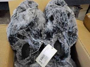 6 Pair size L Stars Above Slippers...