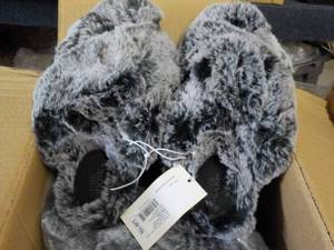 6 Pair size L Stars Above Slippers...