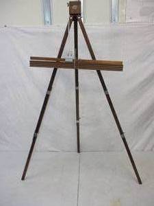 lot 34 image: Artist Wood Easel. Foldable.