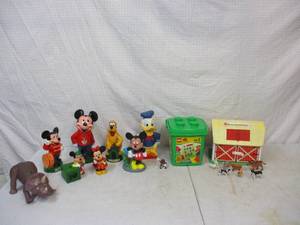 lot 22 image: Lot of Vintage Childs Toys