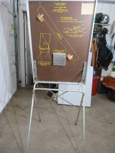 lot 39 image: Vintage Chalkboard Easel with chalk