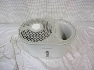 lot 49 image: Kaz US9 Humidifier. Tested and works.