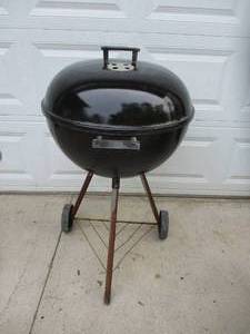 lot 59 image: Charcoal Grill