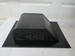 lot 68 image: Box of 5 - New Lomanco Exhaust Hood Vents Louvers