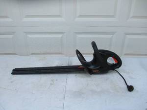 lot 74 image: Remington Electric Hedge Trimmer 2256cm