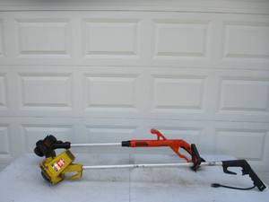 lot 89 image: 2 - Weed Trimmers