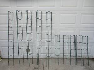 lot 90 image: Lot of Metal Garden SupportsTrellises