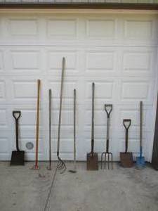 lot 93 image: Lot of Garden Tools