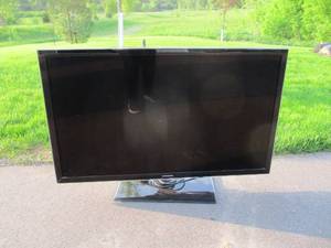 lot 105 image: Samsung 46 TelevisionTV Model UN48D6050TF
