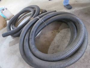 lot 28 image: 2 rolls of 5 plastic irrigation tu...