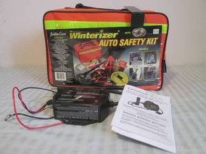 lot 35 image: Winterized auto safety kit, brand n...
