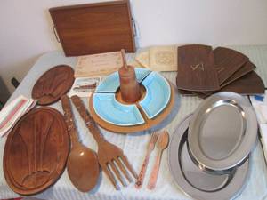 lot 38 image: Lazy Susan serving tray with other ...