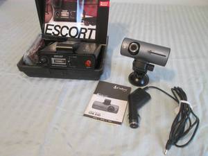 lot 41 image: Escort radar detectorwith a Cobra d...