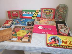 lot 57 image: Lot of vintage board games...
