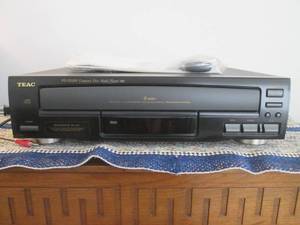 lot 11 image: Teac 5 disc changer with remote...