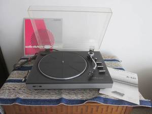 lot 13 image: JVC JL-A20 turntable...