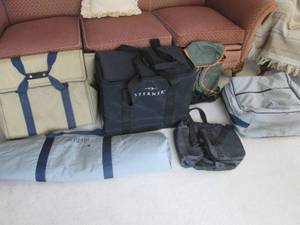 lot 89 image: Lot of nice padded carry cases...