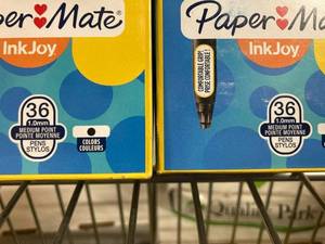 lot 52 image: Papermate Inkjoy Pens