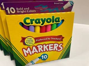 lot 28 image: Crayola Markers