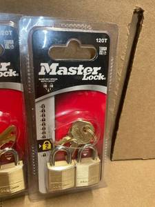 lot 33 image: Small Master Locks