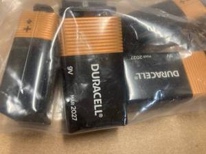lot 144 image: 9V Batteries