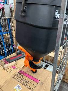 SALT DOGG TAILGATE SPREADER