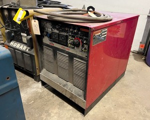 Lincoln Electric CV-400 Welder