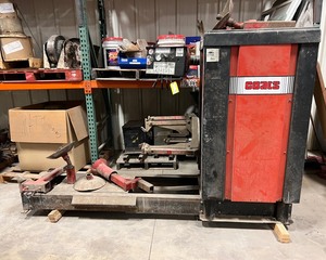 Coats Heavy Duty Truck Tire Machine