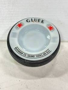 lot 4 image: Gluek Beer Ashtray McKinnon Co Grand Forks