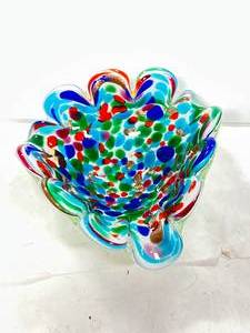 lot 5 image: Murano Italian Art Glass Cigar Bowl 8 Inches Wide