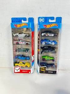 lot 45 image: Hot Wheels Batman & Corvette Collection