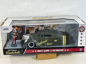 lot 54 image: Jada DC Comics Harley Quinn 1951 Mercury