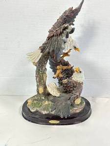 lot 75 image: American Spirit Statue 12 Inch Tall