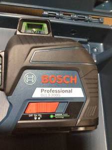 Bosch 200 ft. Green 360-Degree Laser Level Self Leveling and Hard Carrying Case review pictures