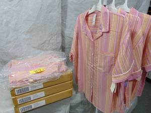 36  Women s Simply Cool Short Sleeve Button-Up Shirt - Stars Above Size XL