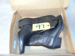 Steve Madden Ladies Western Boot - Black Leather - Size 7